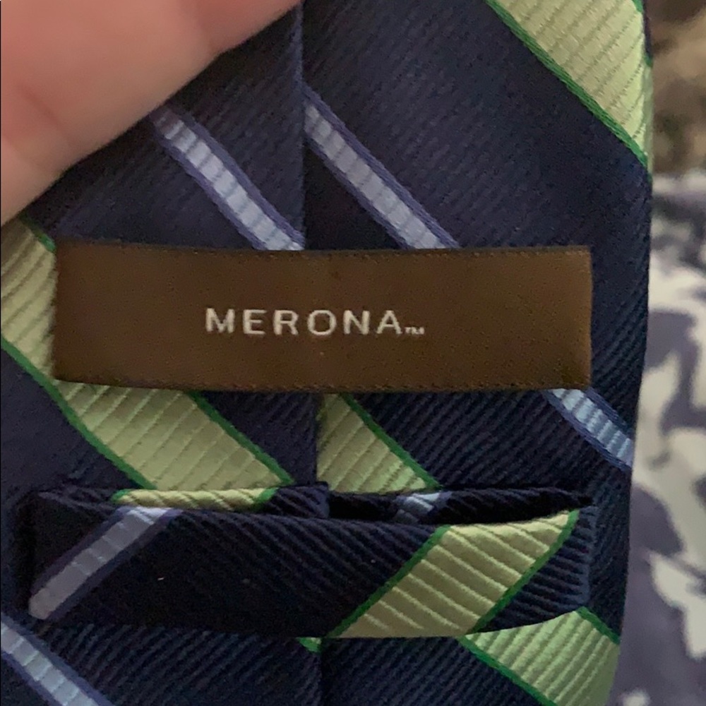 Like new men’s tie